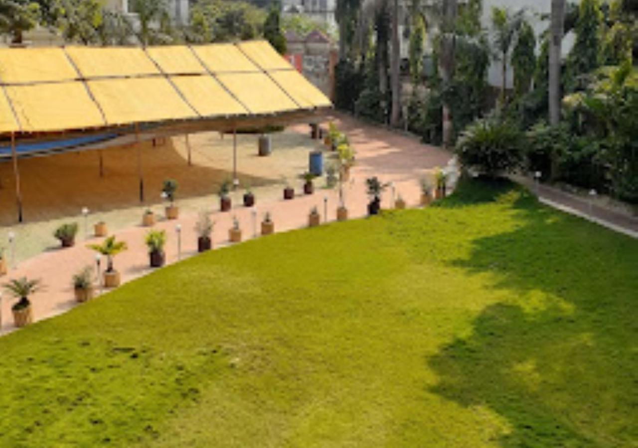 Hotel Blue Paradise Chandrapur Exterior photo