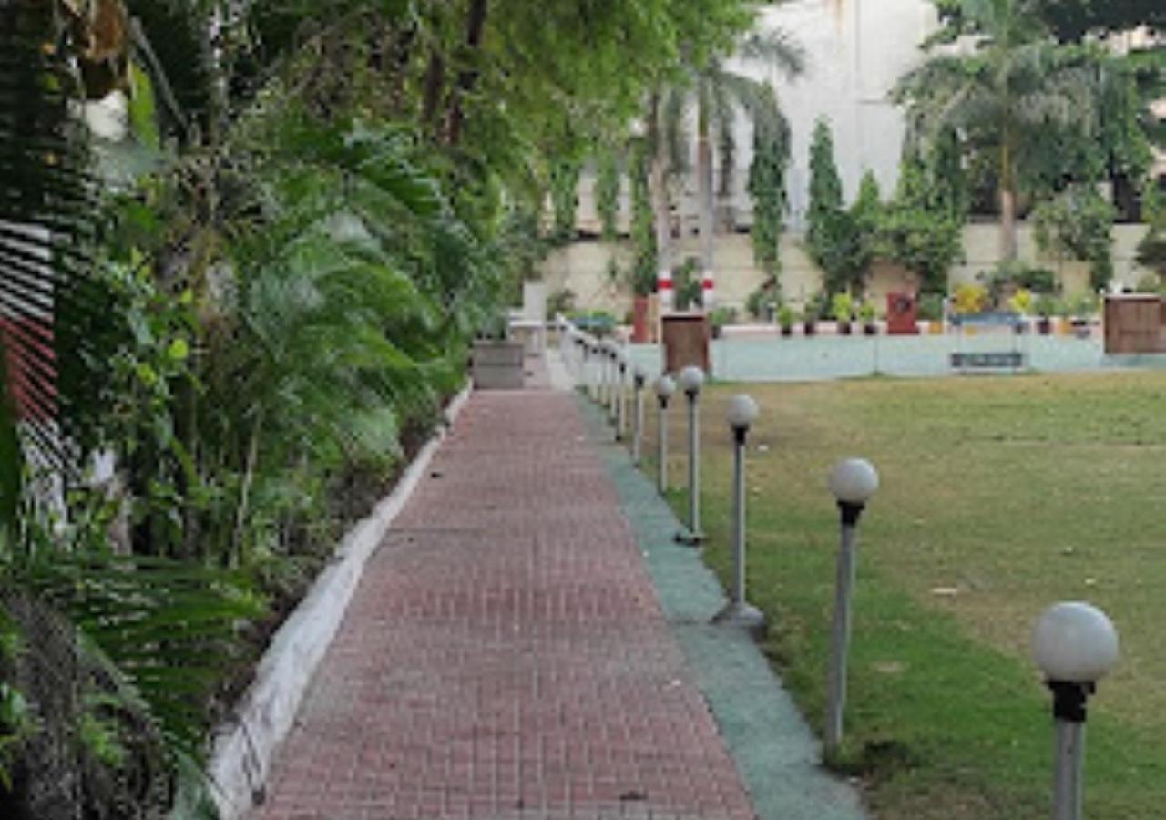 Hotel Blue Paradise Chandrapur Exterior photo